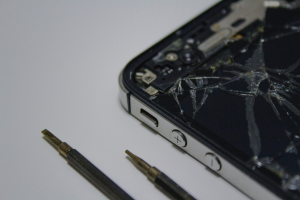 Trasig skärm? Kom in till oss för iPhone skärmbyte i Göteborg